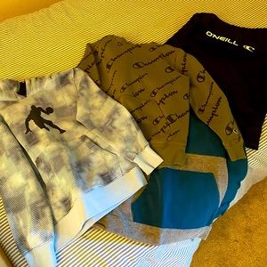 Set of 4 boys hoodies!